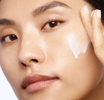 Bên trong sản phẩm chăm sóc da